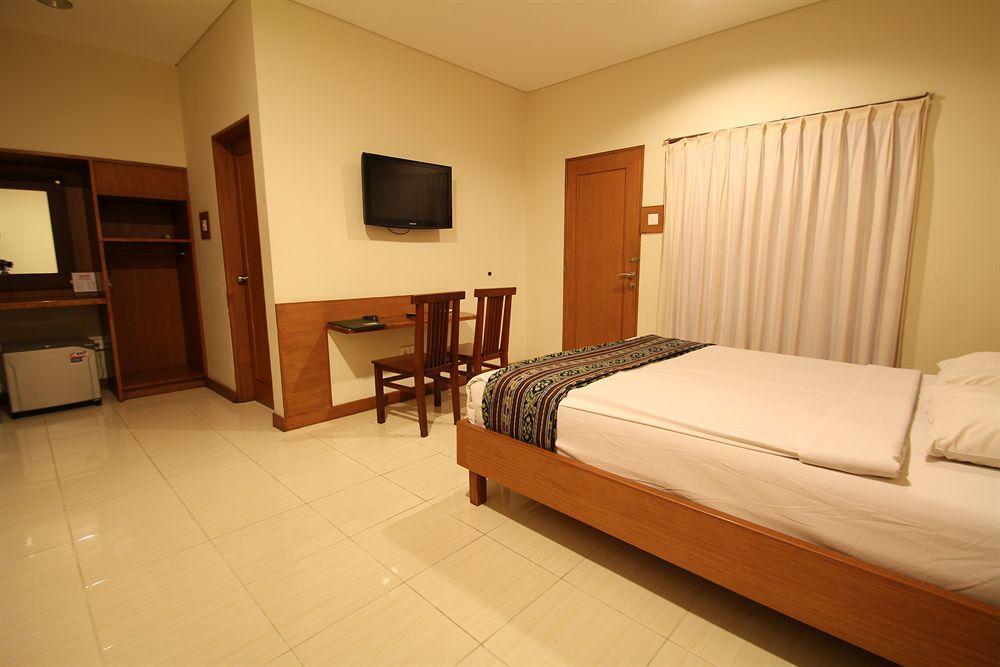 Paradiso Beach Inn Kuta Lombok Extérieur photo