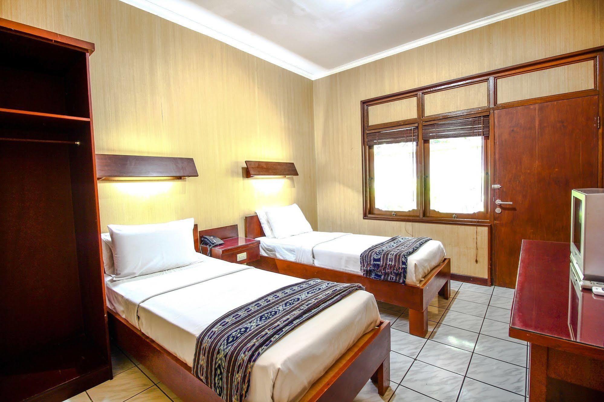 Paradiso Beach Inn Kuta Lombok Extérieur photo